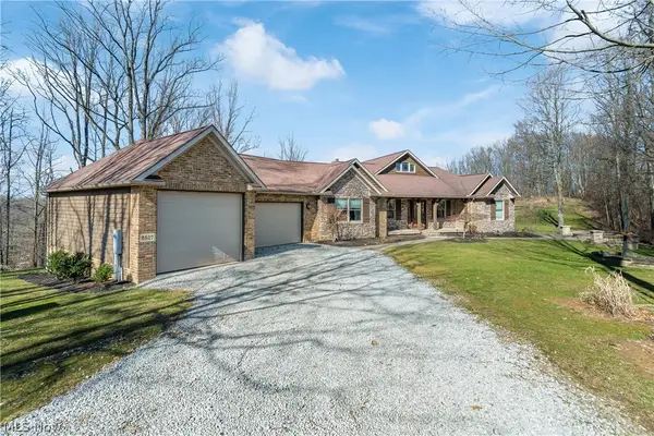 2517 Golfview Ne Drive, New Philadelphia, OH 44663