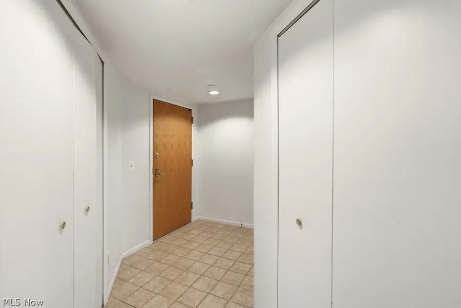 160 Fox Hollow Drive #406, Mayfield Heights, OH 44124 - #3