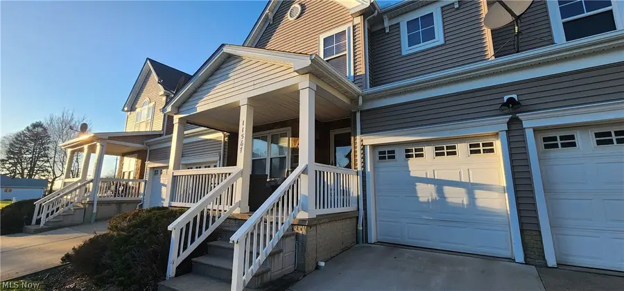 11567 Sunny Drive, Warrensville Heights, OH 44128 - #2