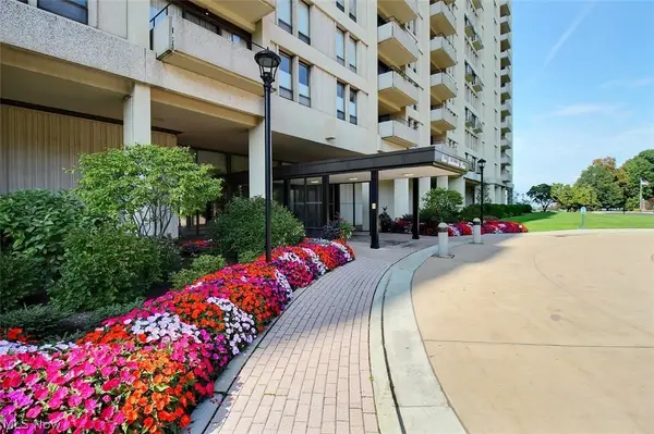 1 Bratenahl Place #1009, Bratenahl, OH 44108