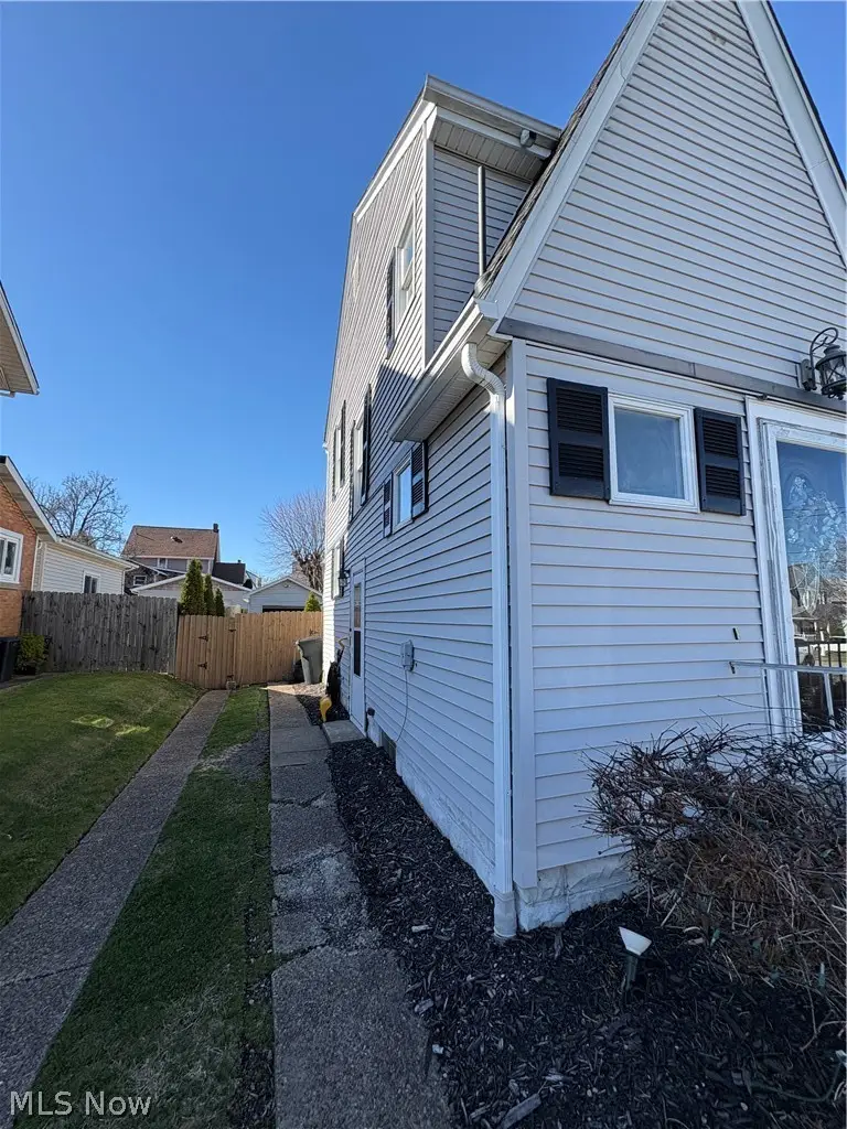 3721 Collins Way, Weirton, WV 26062 - #3