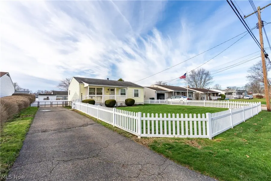 3233 Russ Ranch Nw Street, Massillon, OH 44646 - #2