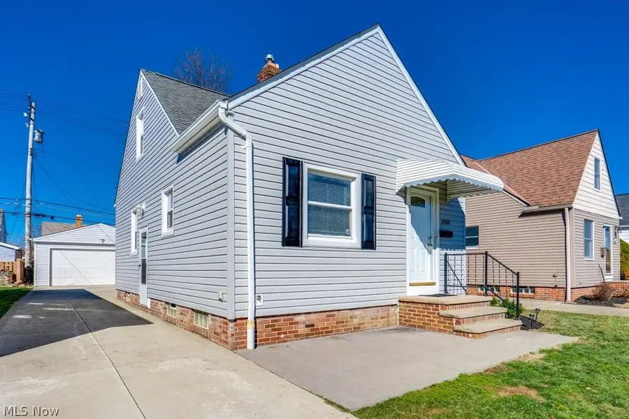 6406 Sunderland Drive, Parma, OH 44129 - #2