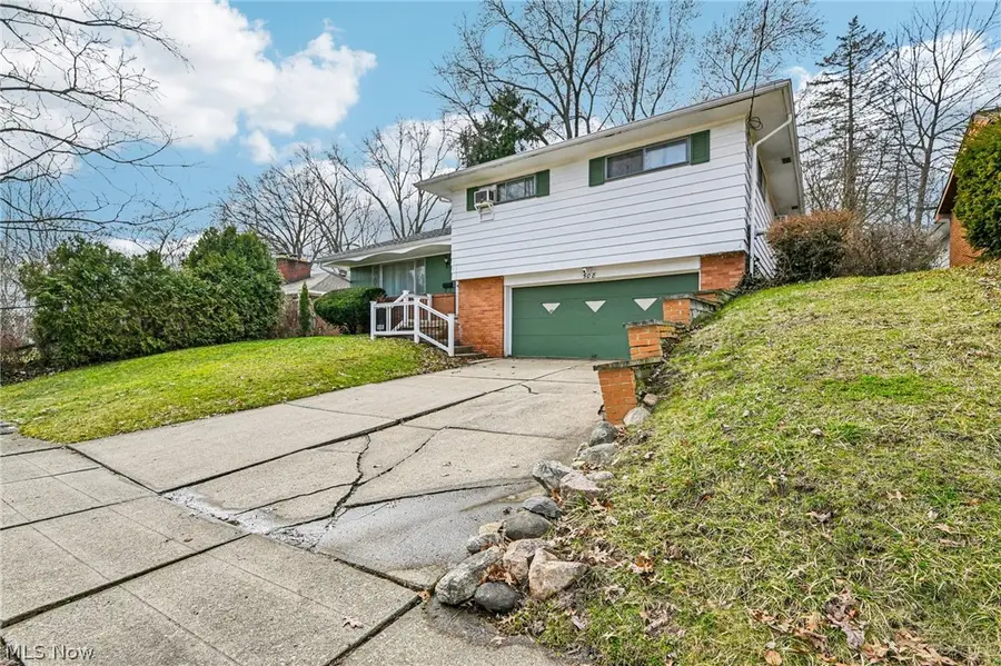 508 Clearbrook Drive, Akron, OH 44313 - #3