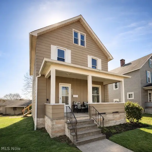 445 W Martin Street, East Palestine, OH 44413