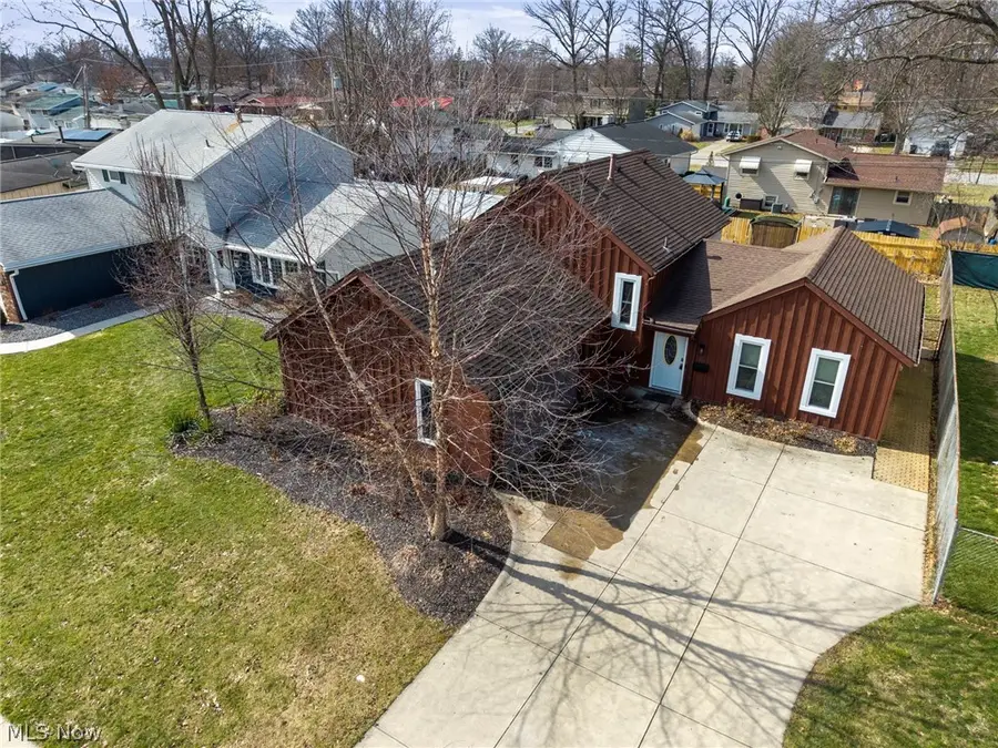 110 Wilshire Court, Elyria, OH 44035 - #3