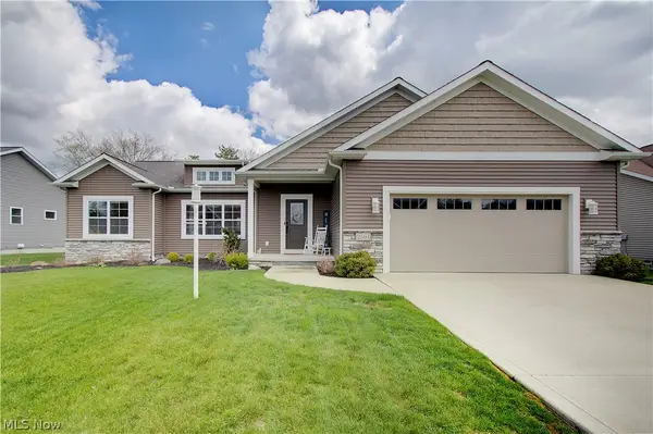 2594 Carlton Nw Street, North Canton, OH 44720