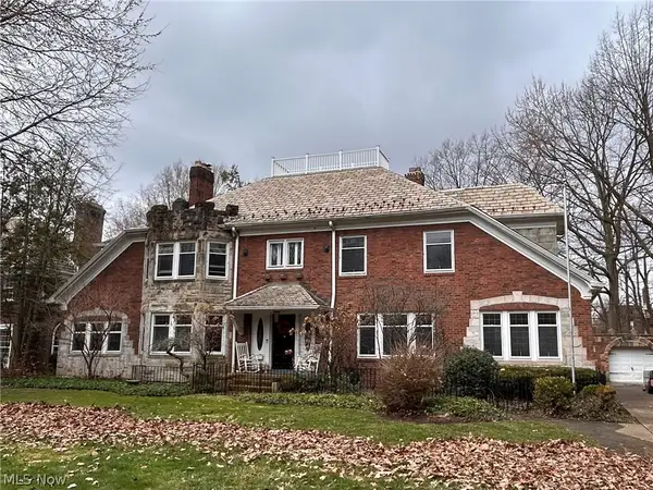 2268 Ardleigh Drive, Cleveland Heights, OH 44106