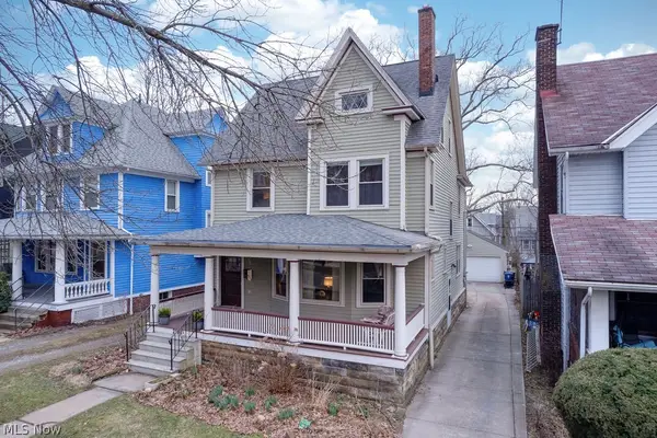 2190 Grandview Avenue, Cleveland Heights, OH 44106