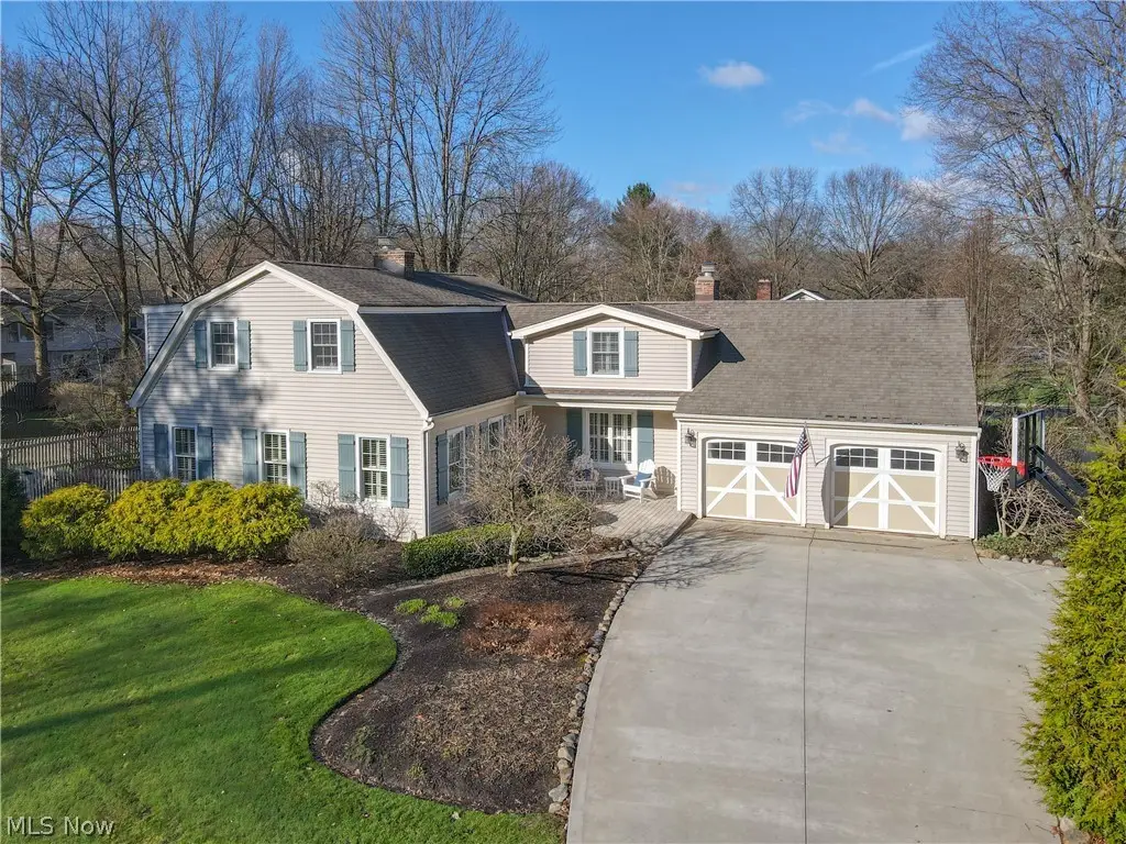 145 Greenbrier Drive, Chagrin Falls, OH 44022 - #1