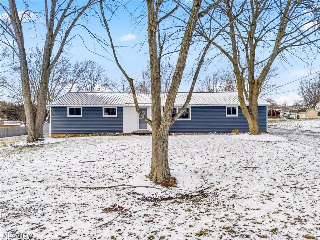 2465 Meadowside Nw Street, Massillon, OH 44647 - #1