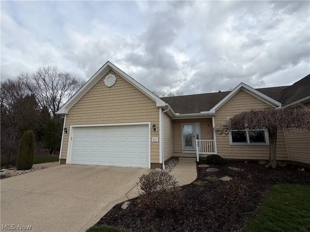 957 Edgewater Circle, Kent, OH 44240 - #1