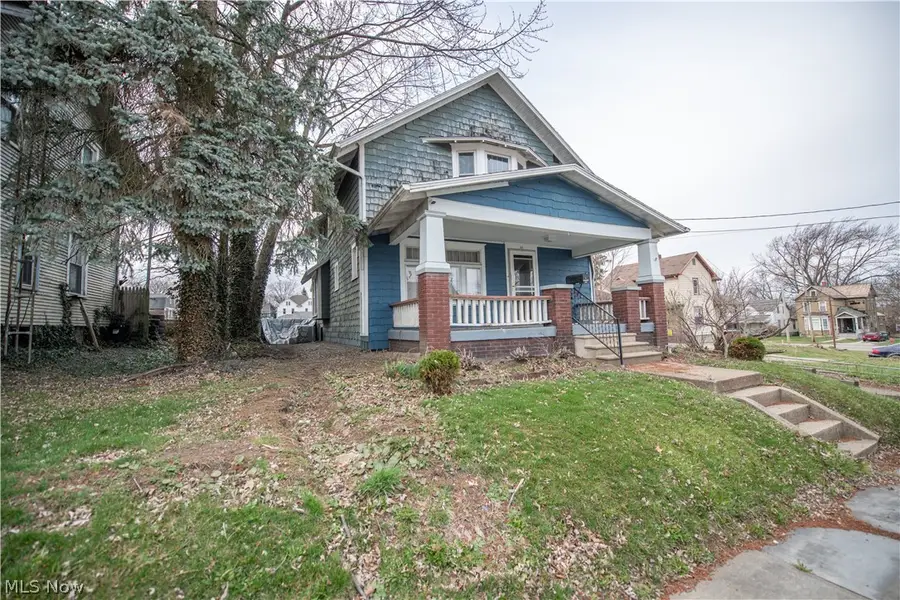 33 S Lincoln Avenue, Alliance, OH 44601 - #2