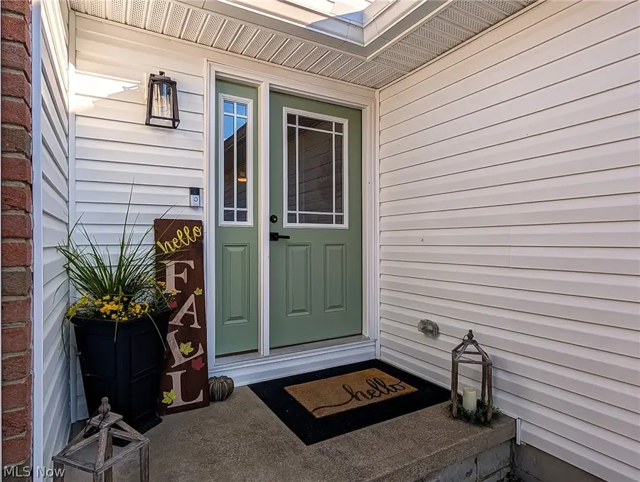 546 E Mohawk Drive, Malvern, OH 44644 - #2