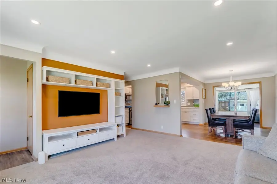 6616 Kingsdale Boulevard, Parma Heights, OH 44130 - #3