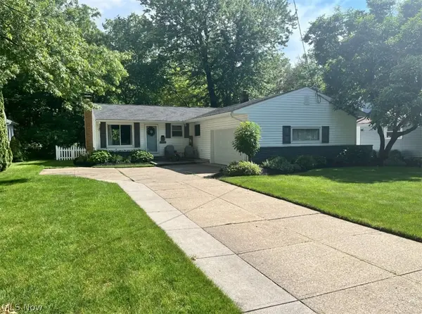 27015 Kennedy Ridge Extension, North Olmsted, OH 44070