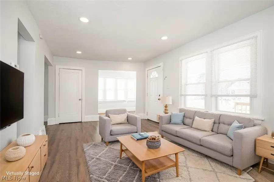 826 Dover Avenue, Akron, OH 44320 - #2