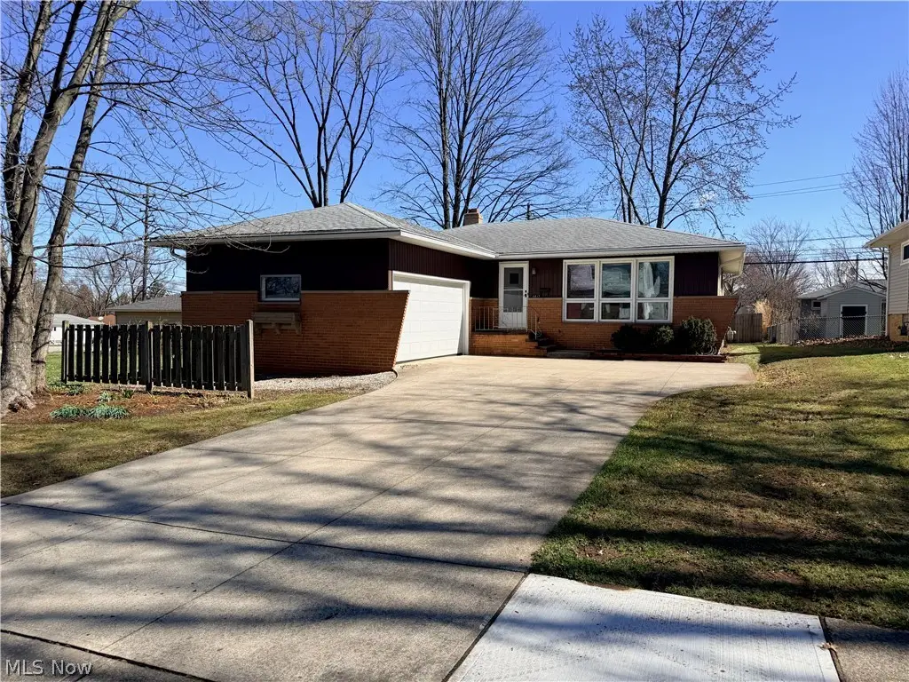 5817 Queens Highway, Parma Heights, OH 44130 - #1