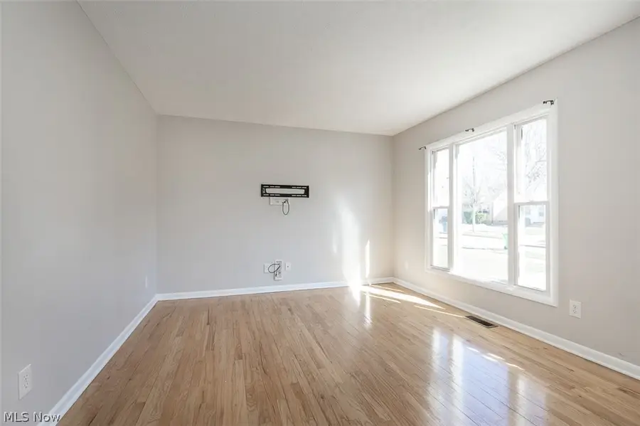 20021 Green Oak Drive, Euclid, OH 44117 - #2