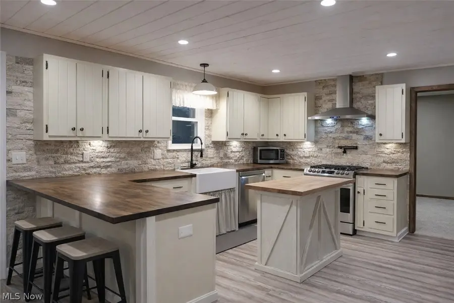 5802 Russia Road, South Amherst, OH 44001 - #2