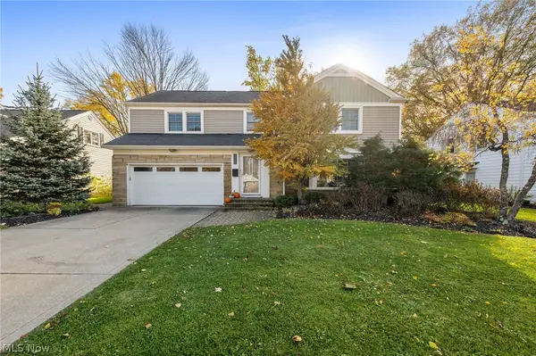 24000 Wimbledon Road, Shaker Heights, OH 44122