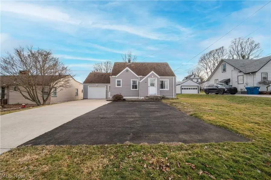 60 Renee Drive, Struthers, OH 44471 - #2