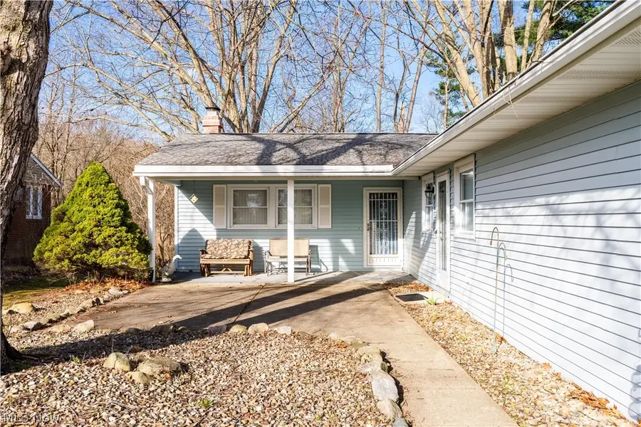 1381 Circle Hill Se Road, North Canton, OH 44720 - #2