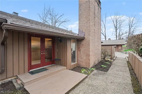 716-7 Claridge Lane, Aurora, OH 44202