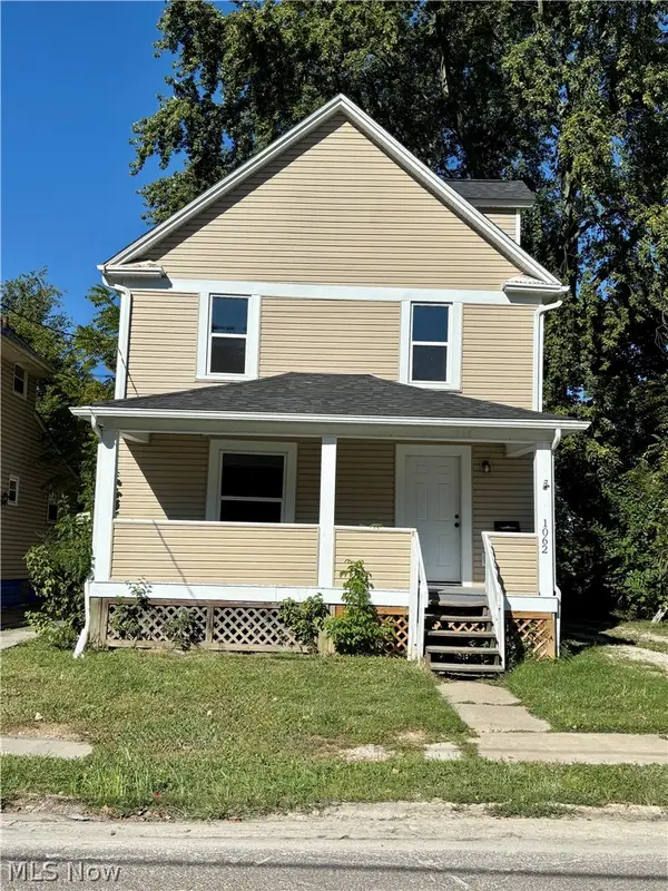 1062 Big Falls Avenue, Akron, OH 44310