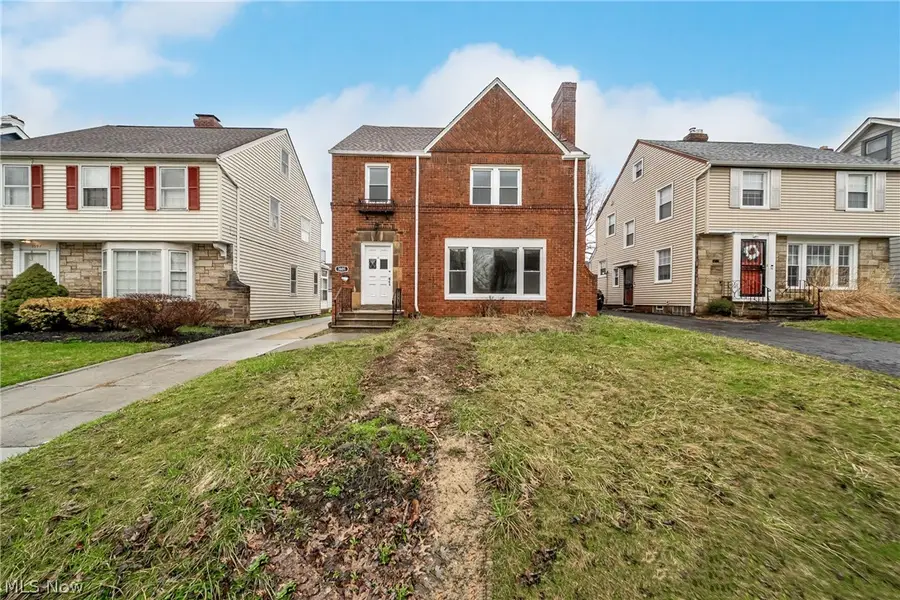 3601 Tullamore Road, University Heights, OH 44118 - #2