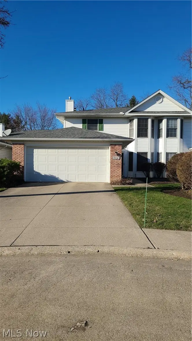 18040 Woodside N, Strongsville, OH 44149 - #1