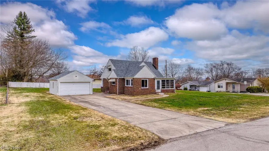 333 17th Nw Street, Barberton, OH 44203 - #3