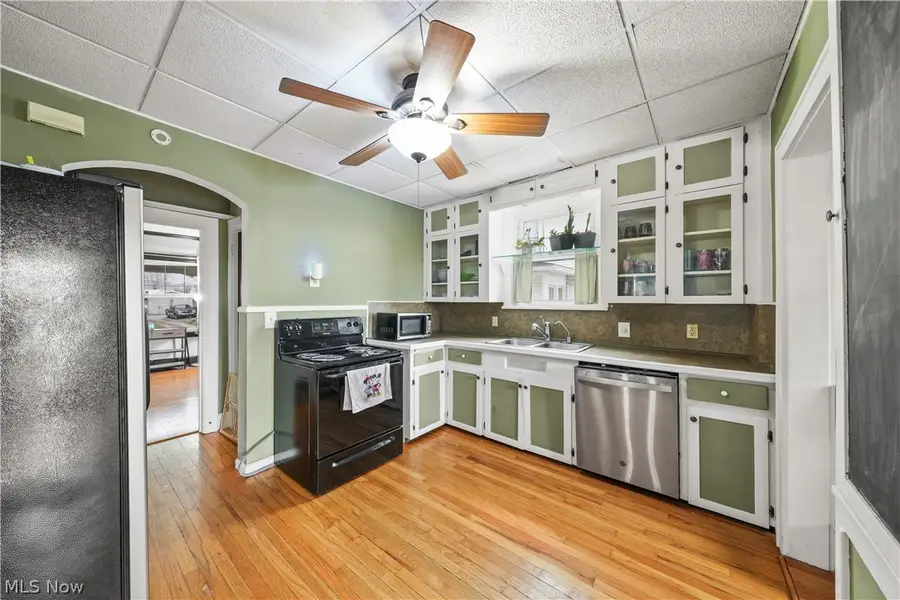 352 Bellflower Nw Avenue, Canton, OH 44708 - #3