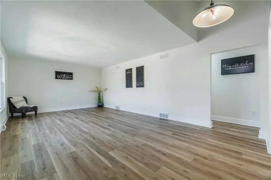 4233 Hyatt Nw Avenue, Massillon, OH 44646 - #3