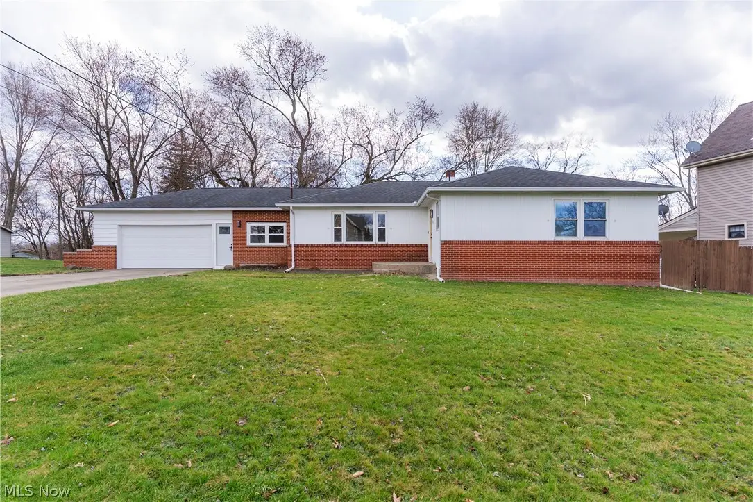 529 Warren Avenue, Niles, OH 44446 - #1