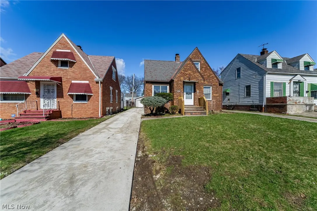 15705 Throckley Avenue, Cleveland, OH 44128 - #1