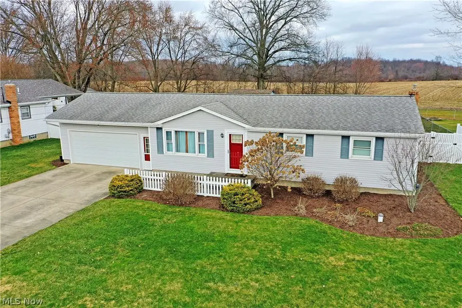 9812 Deltona Drive, New Middletown, OH 44442 - #2