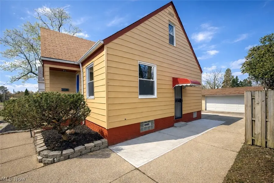 19910 Mountville Drive, Maple Heights, OH 44137 - #3