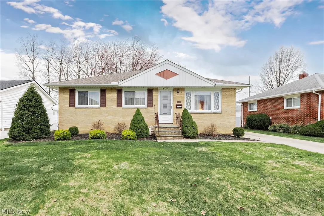 1272 Bonnie Lane, Mayfield Heights, OH 44124 - #1