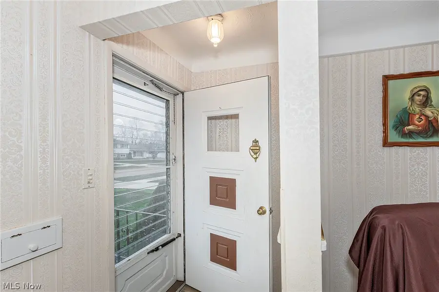 1272 Bonnie Lane, Mayfield Heights, OH 44124 - #3