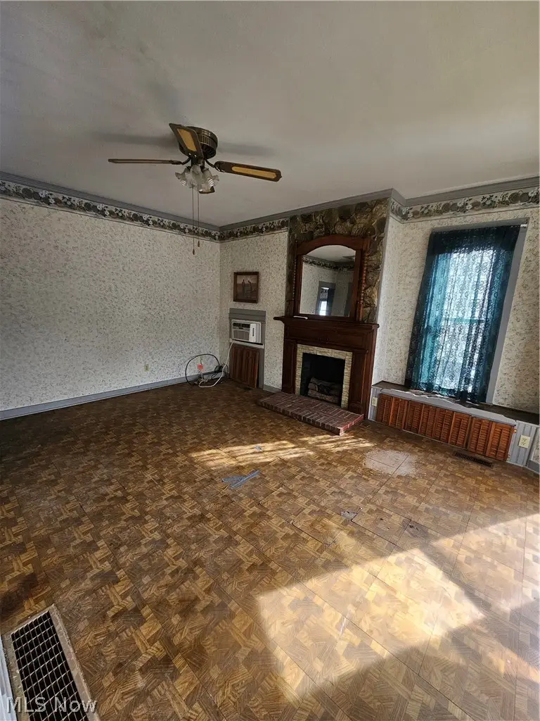 217 S High Street, Freeport, OH 43973 - #3