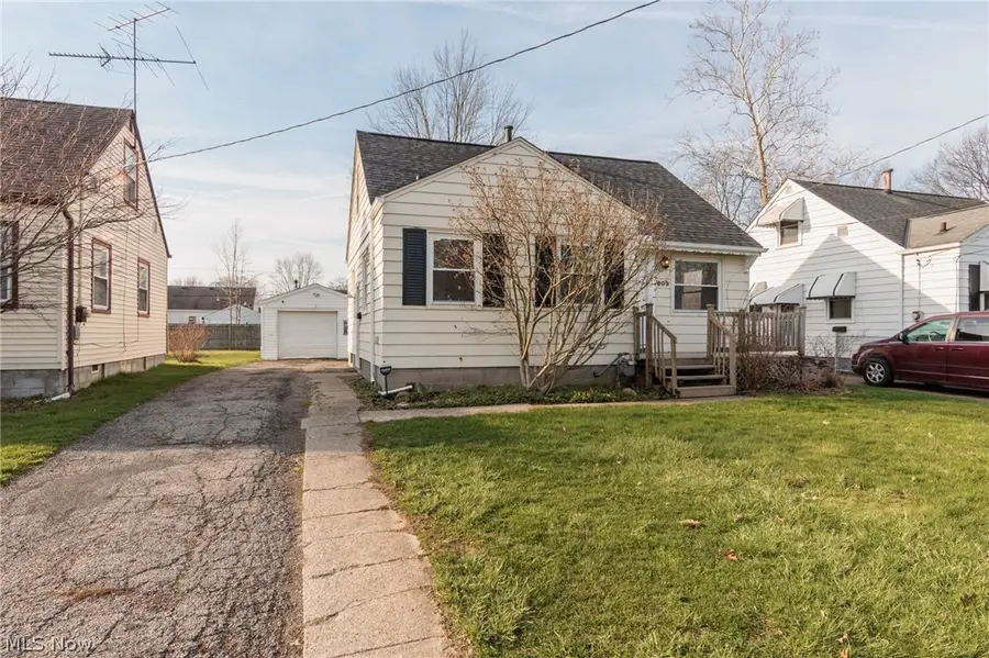 609 Princeton Avenue, Elyria, OH 44035 - #2
