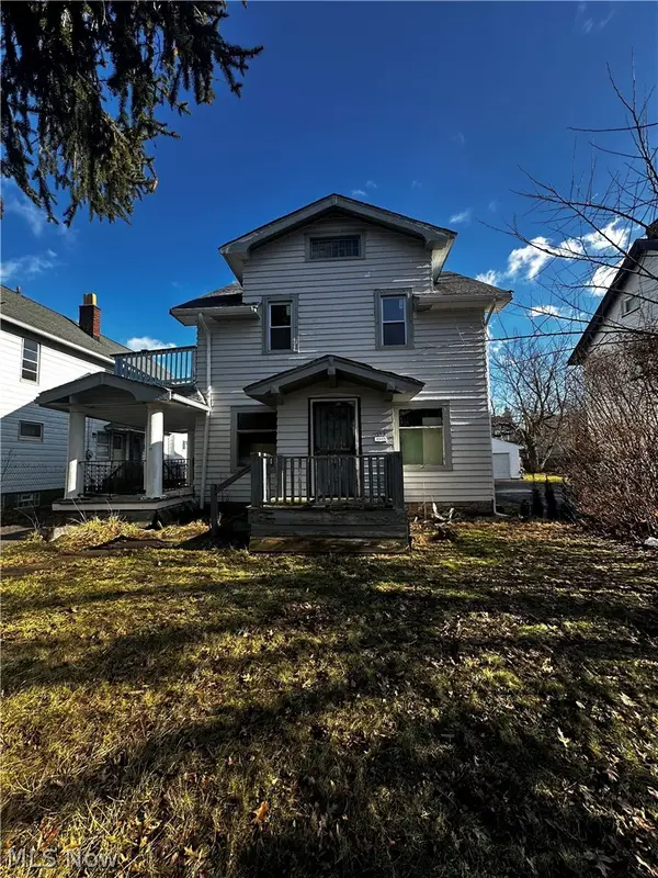 2083 N Taylor Road, Cleveland Heights, OH 44112