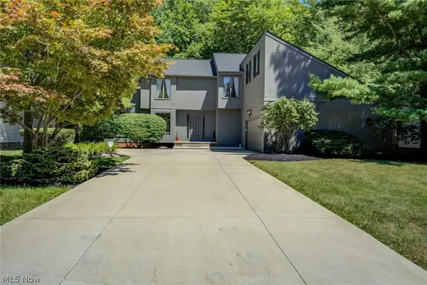 5009 Lansdowne Drive, Solon, OH 44139