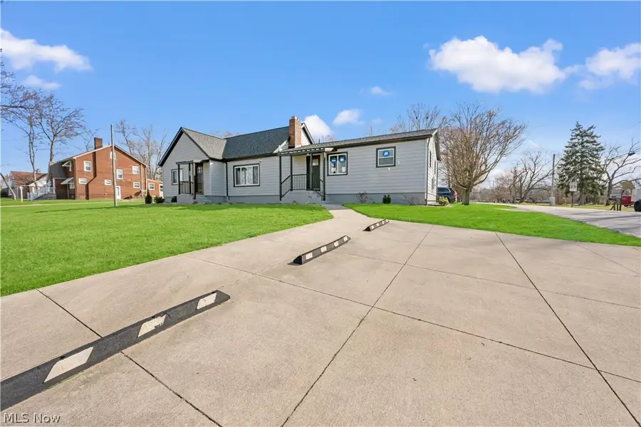 4001 S Cleveland Massillon Road, Barberton, OH 44203 - #2