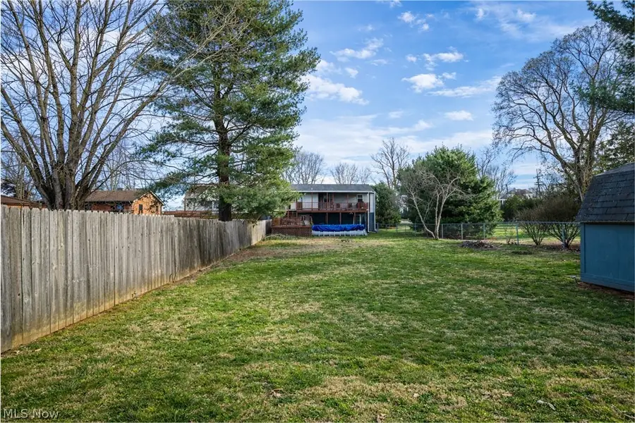 814 W 4th Street, Williamstown, WV 26187 - #3