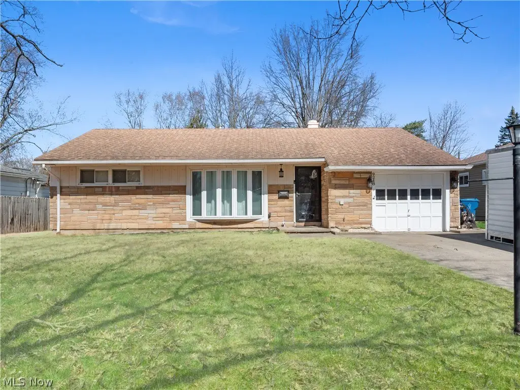 9248 Lynnhaven Road, Parma Heights, OH 44130 - #1