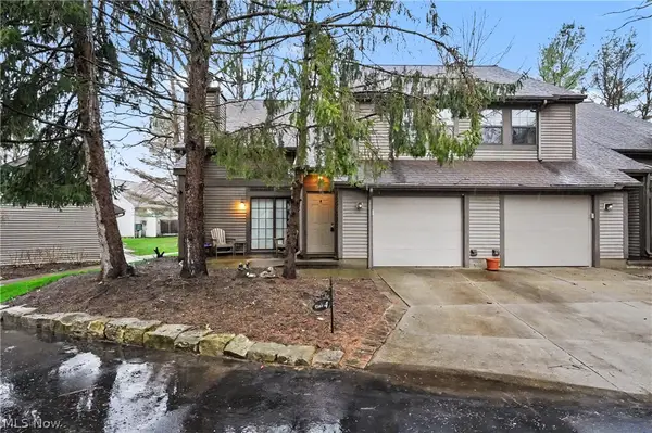 1323 Red Tail Hawk Court #4, Youngstown, OH 44512