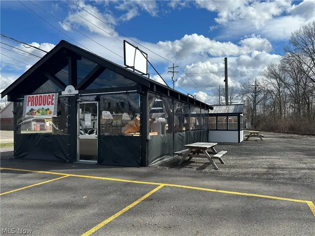 3405 Mahoning Nw Avenue, Warren, OH 44483 - #1