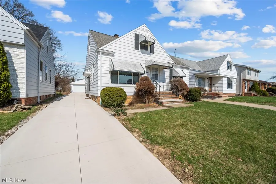 13019 Darlington Avenue, Garfield Heights, OH 44125 - #2